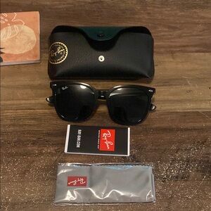 Ray-Ban Black Sunglasses Accessories Set